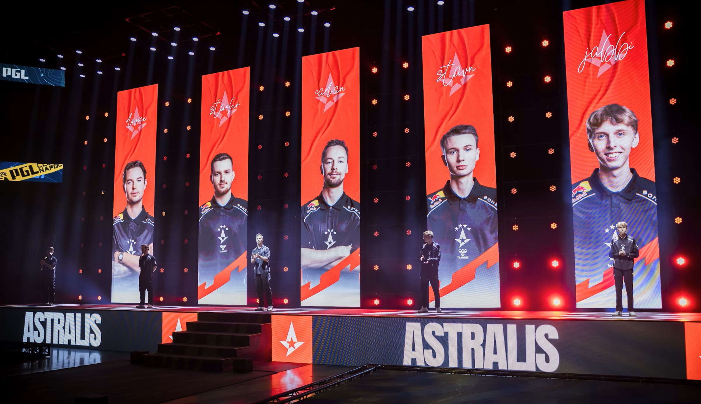 Kadrowe trzęsienie ziemi w CS2 – zmiany w Virtus.pro, Astralis, FURIA i sensacyjny transfer YEKINDARA