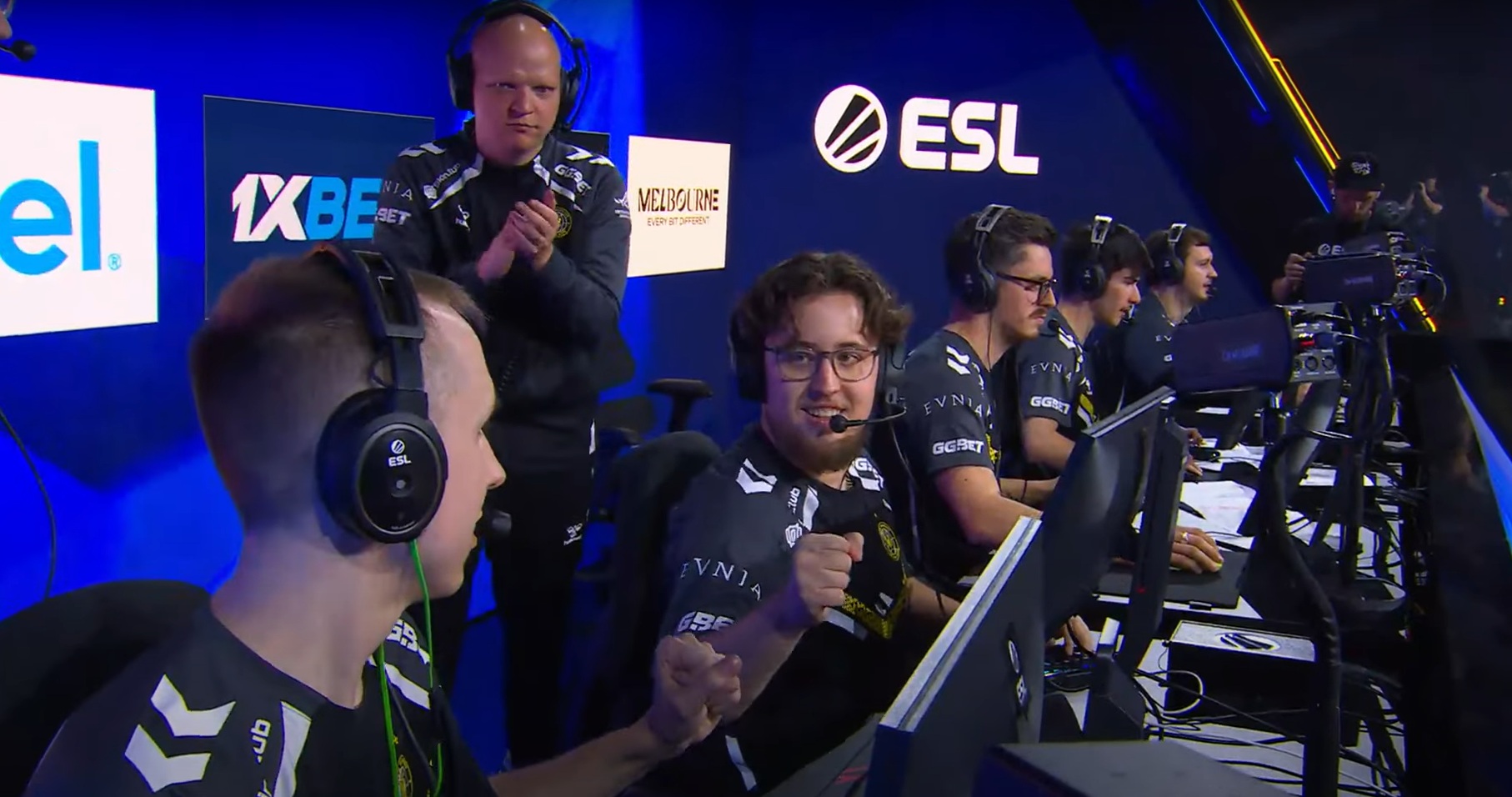 falcons vitality półfinał iem melbourne 2025