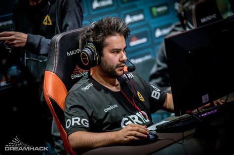 krystal nowym trenerem esc gaming